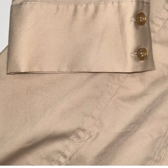 NWT Bebe Beige Button Down Blouse Pleated Waist Long Sleeve Collared Shirt L - Picture 6 of 10
